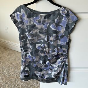 Banana Republic size 10 shell top multi color lavender/gray/white with side zip